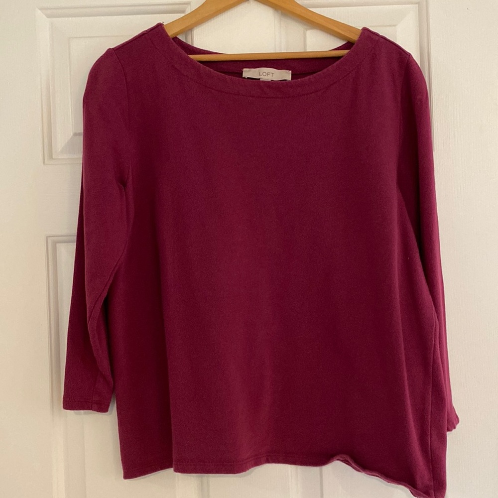 Loft sweatshirt with tulip hem fly away back